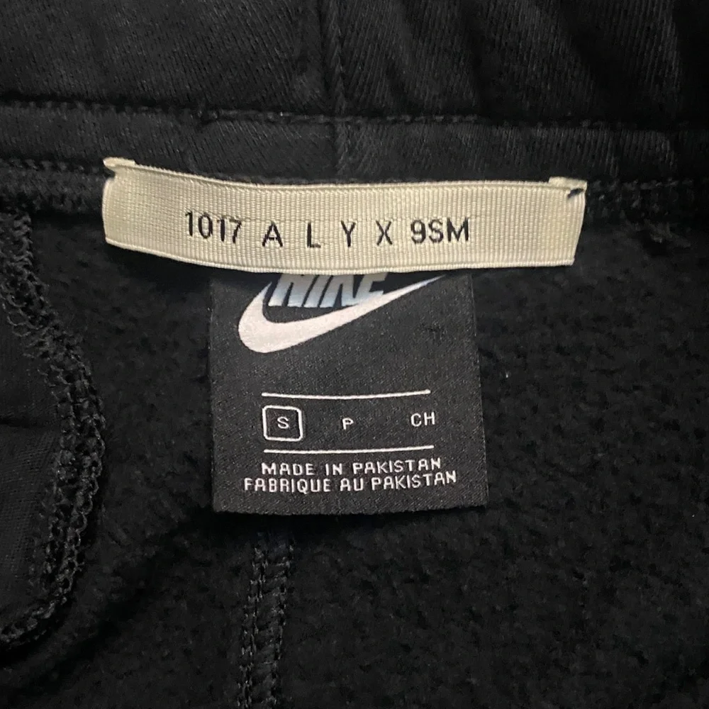 1017 A L Y X 9SM X Nike Shorts - Picture 3 of 4